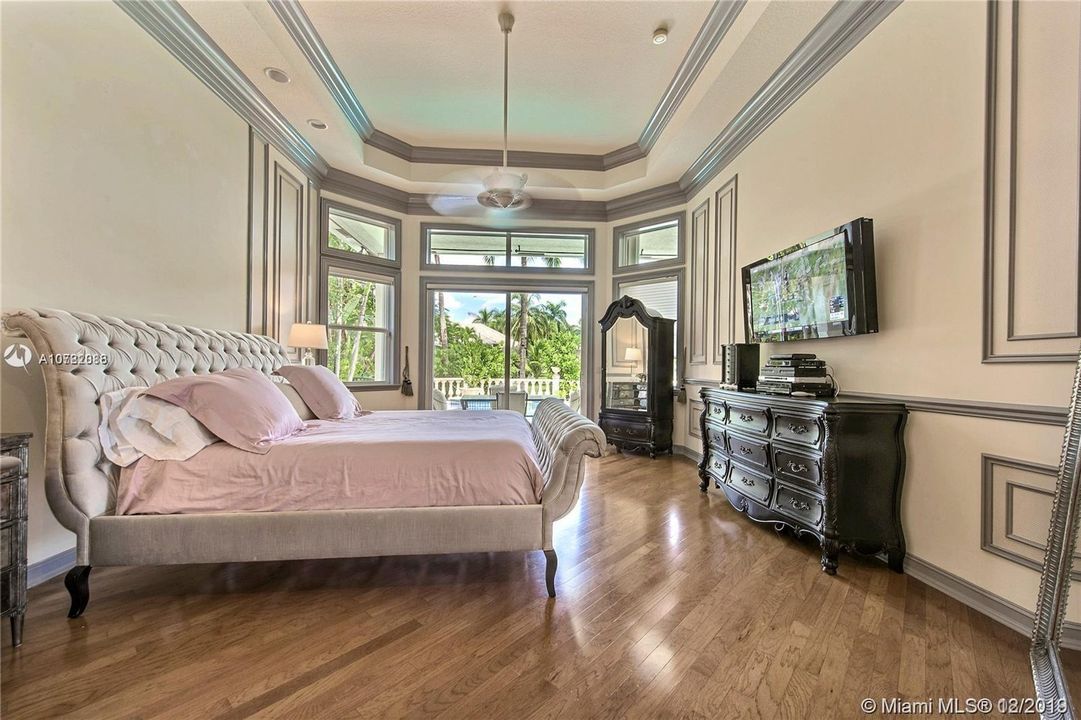 Recently Rented: $5,990 (5 beds, 3 baths, 3064 Square Feet)
