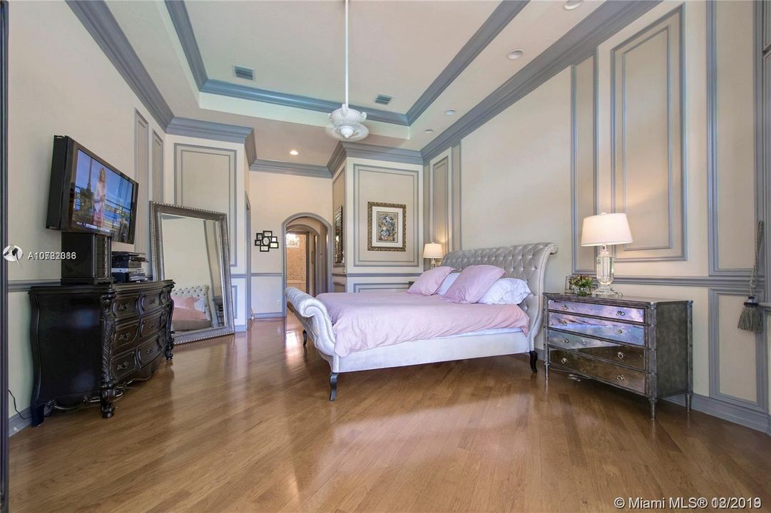 Recently Rented: $5,990 (5 beds, 3 baths, 3064 Square Feet)