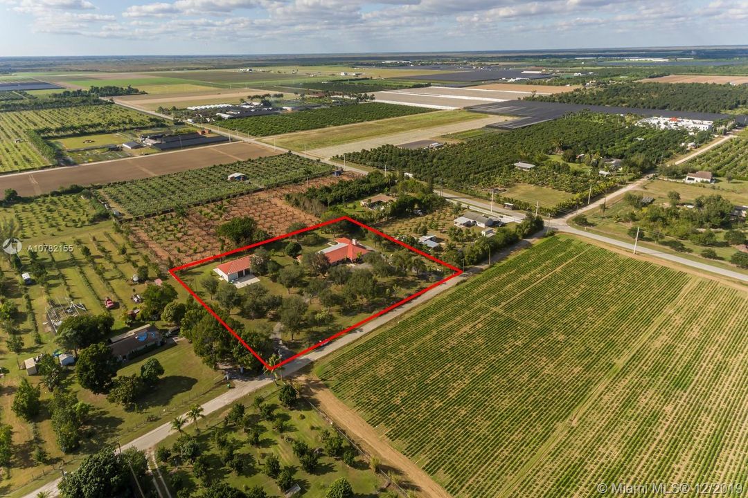 Vendido Recientemente: $725,000 (7 camas, 4 baños, 4738 Pies cuadrados)