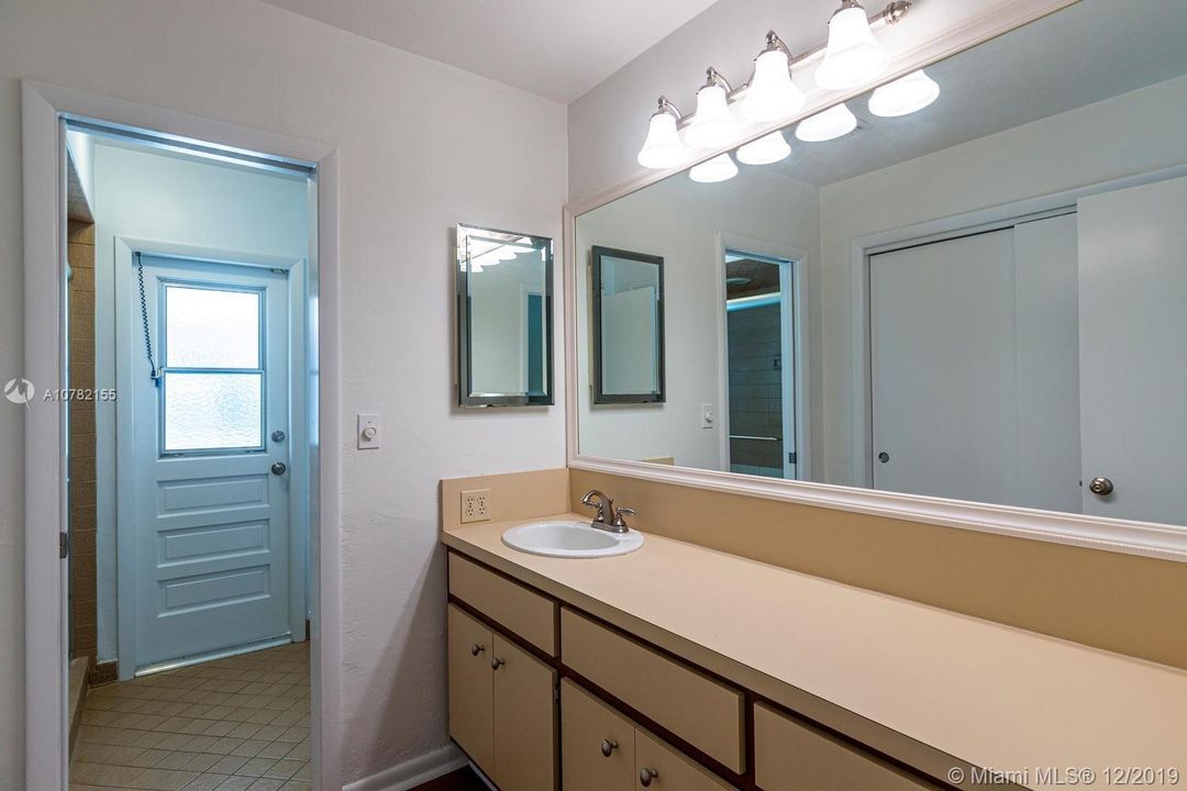 Cabana bathroom