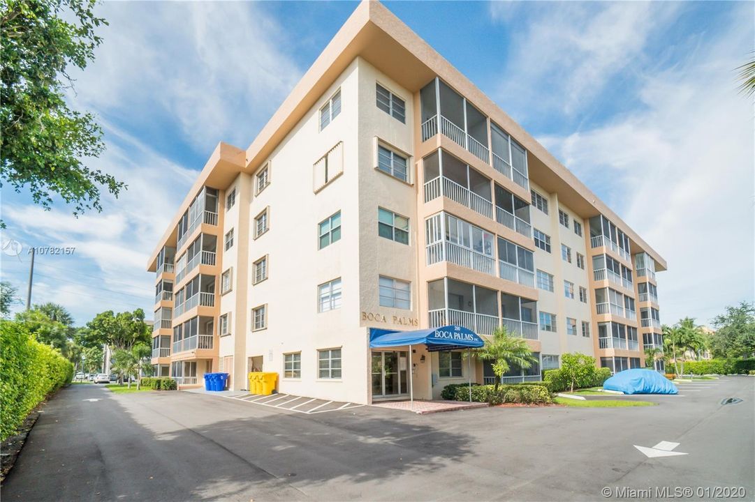 Vendido Recientemente: $172,000 (2 camas, 2 baños, 945 Pies cuadrados)