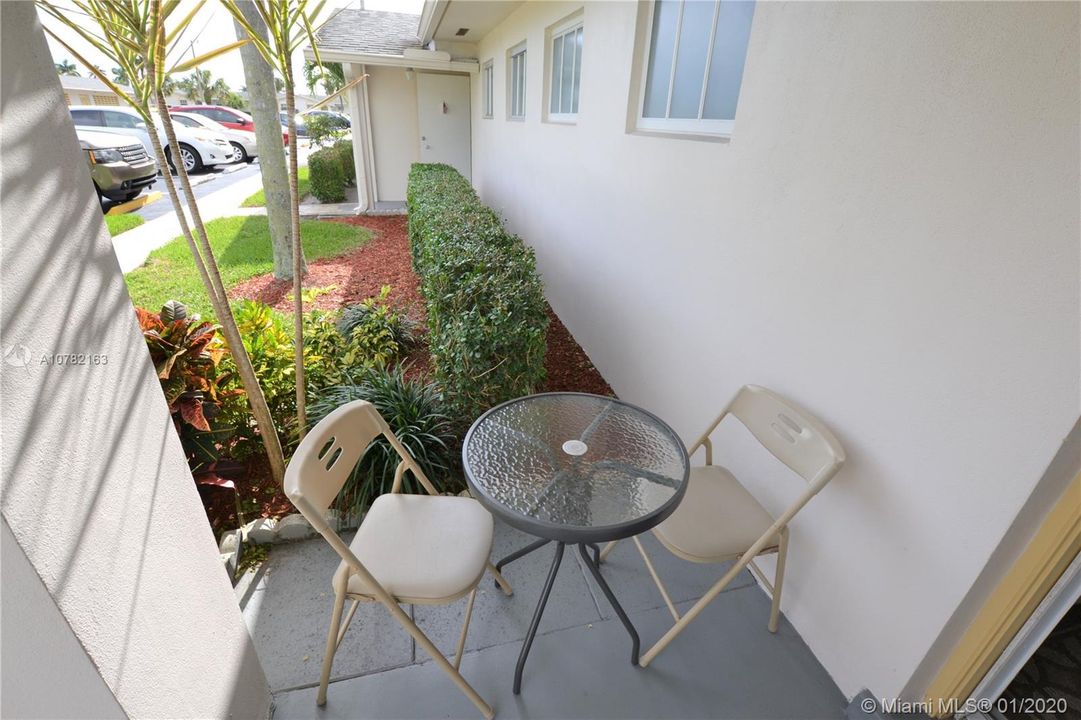 Recently Sold: $69,500 (1 beds, 1 baths, 661 Square Feet)