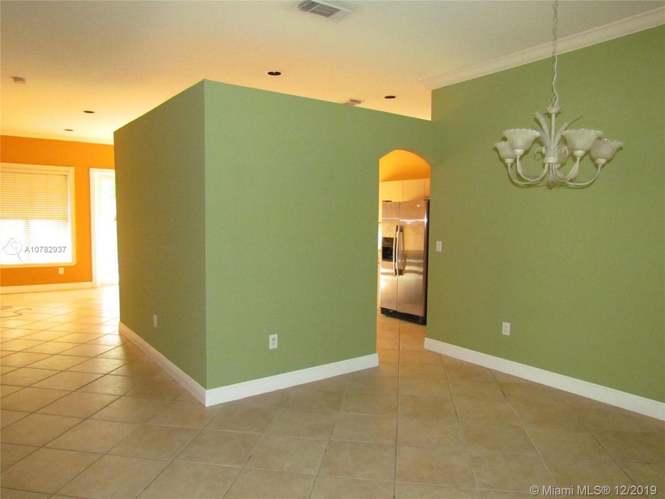 Recently Rented: $2,500 (4 beds, 3 baths, 1782 Square Feet)