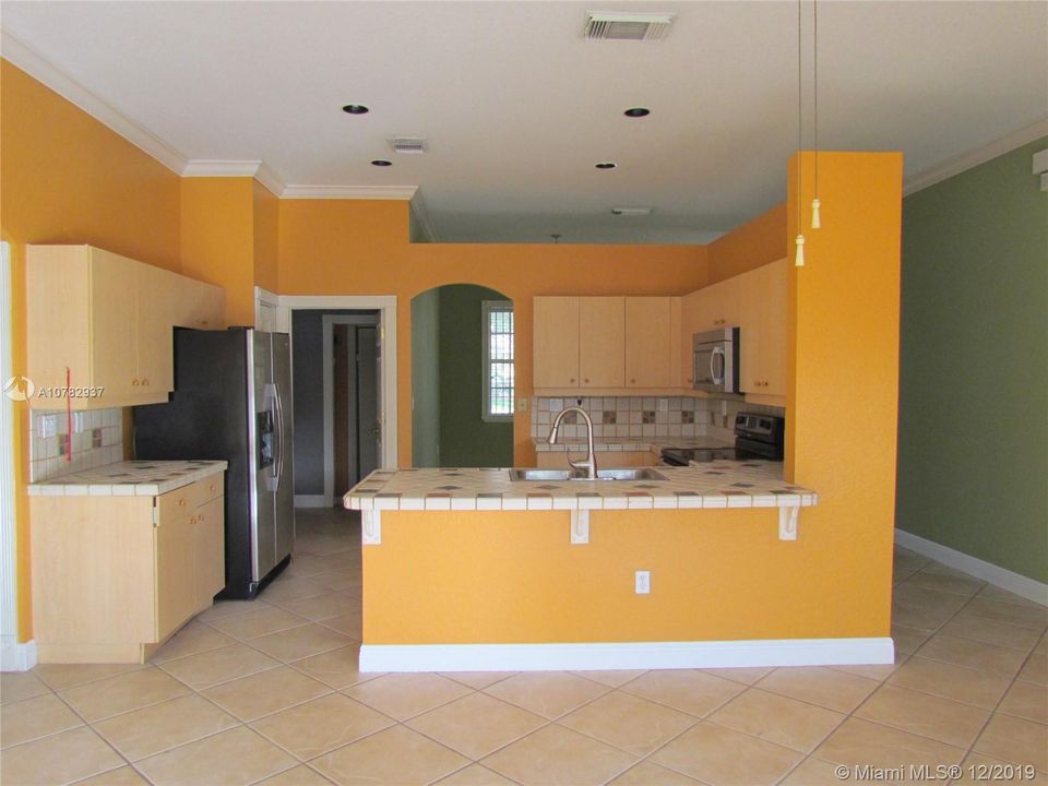 Recently Rented: $2,500 (4 beds, 3 baths, 1782 Square Feet)