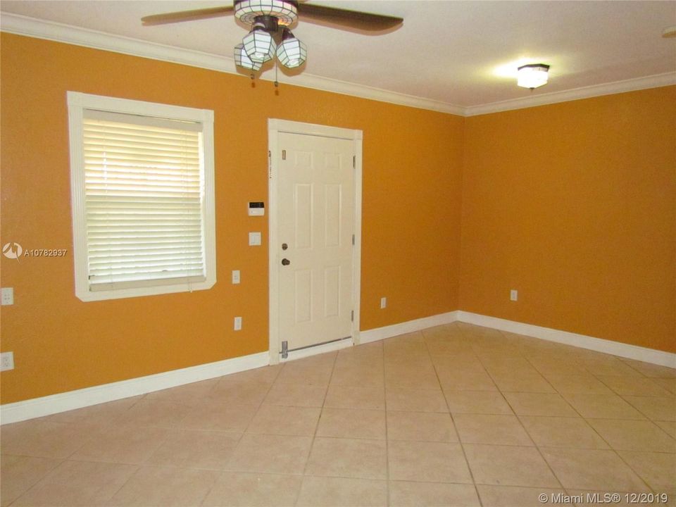 Recently Rented: $2,500 (4 beds, 3 baths, 1782 Square Feet)