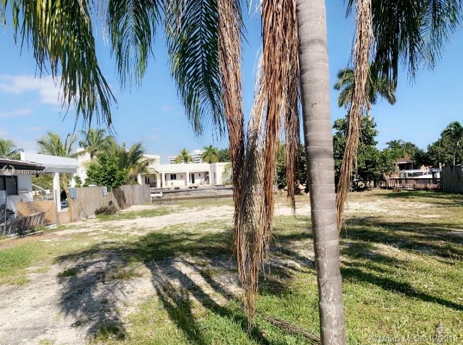 最近售出: $650,000 (0.18 acres)