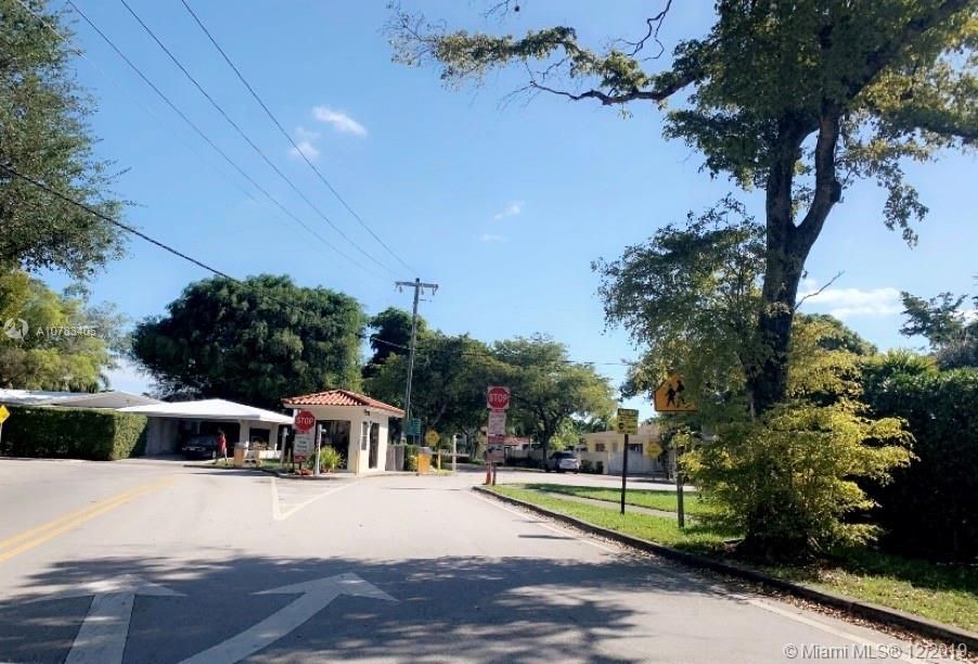 最近售出: $650,000 (0.18 acres)