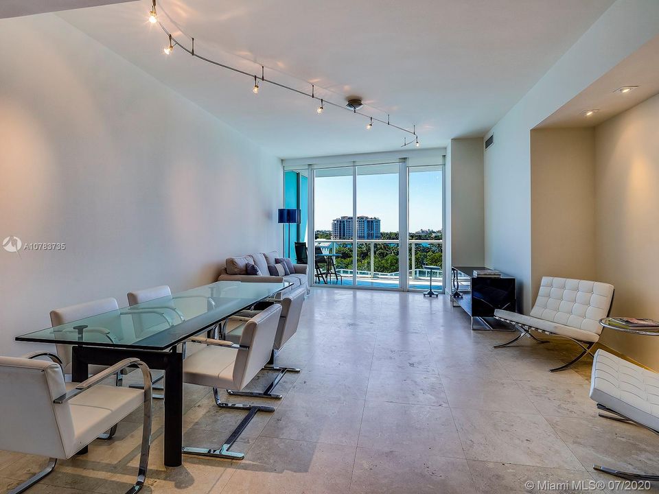 Recently Sold: $1,775,000 (1 beds, 1 baths, 1201 Square Feet)