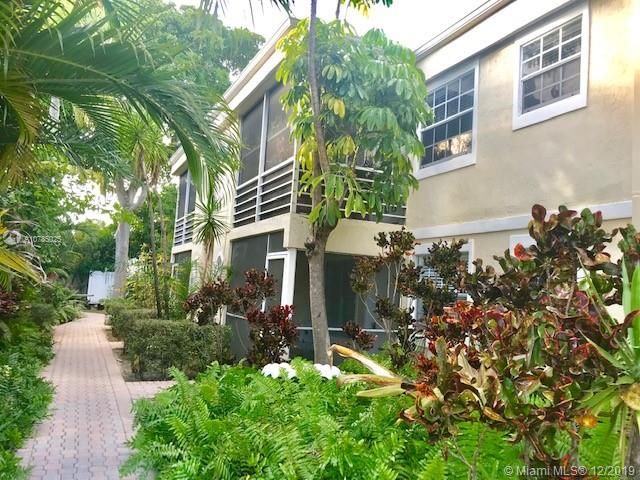 Vendido Recientemente: $169,900 (3 camas, 2 baños, 1000 Pies cuadrados)