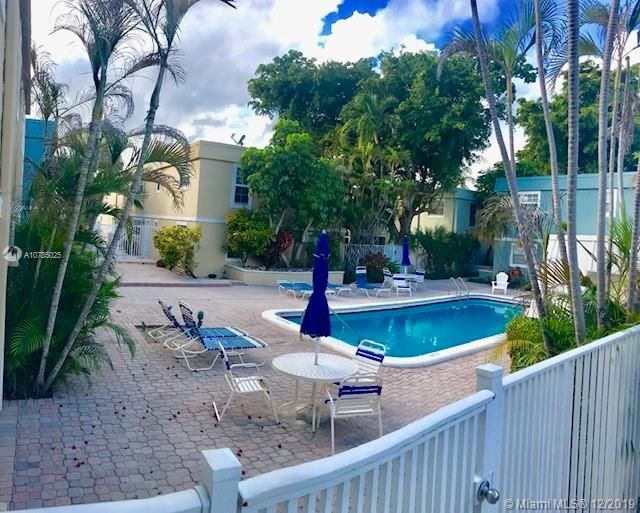 Vendido Recientemente: $169,900 (3 camas, 2 baños, 1000 Pies cuadrados)