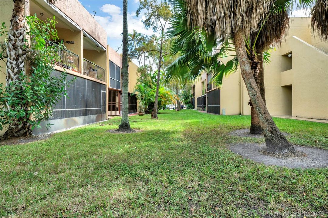 Recently Sold: $160,000 (1 beds, 1 baths, 948 Square Feet)