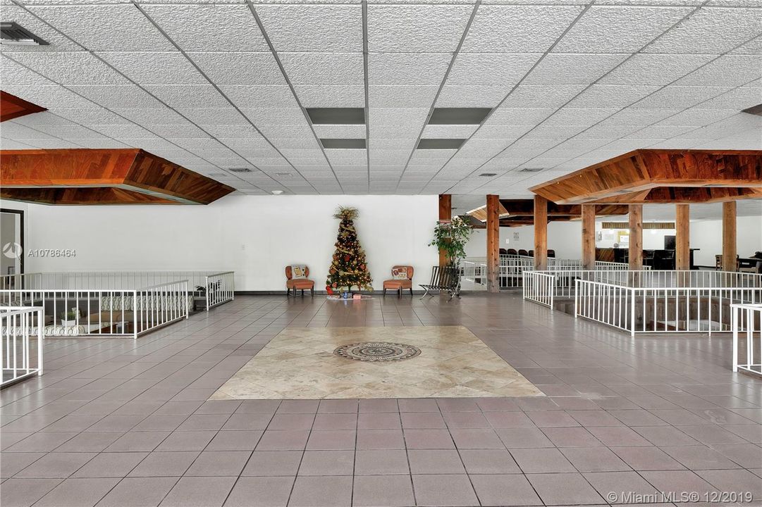 Recently Sold: $160,000 (1 beds, 1 baths, 948 Square Feet)