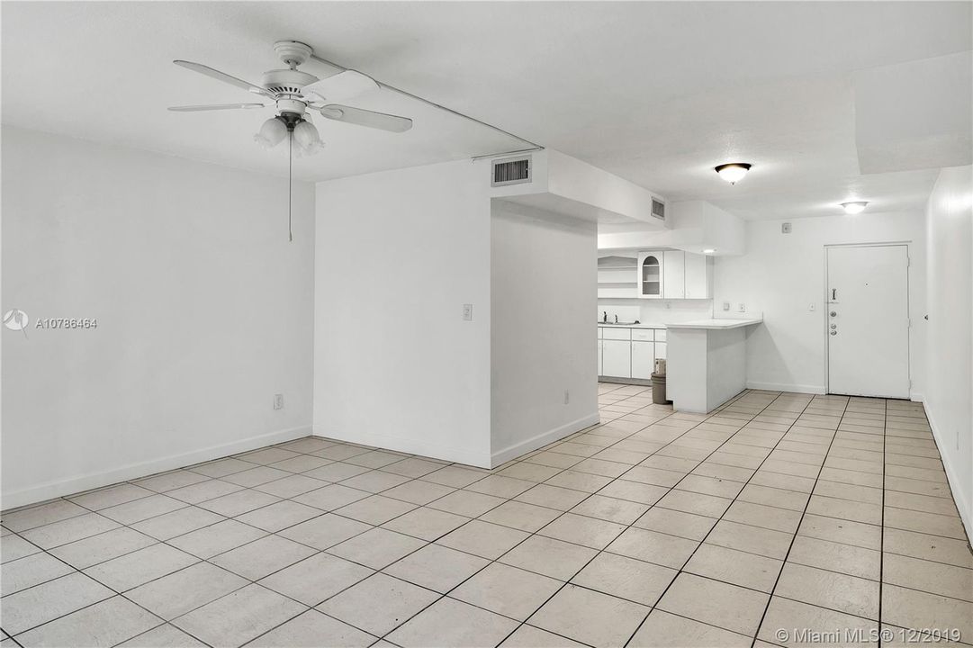 Recently Sold: $160,000 (1 beds, 1 baths, 948 Square Feet)