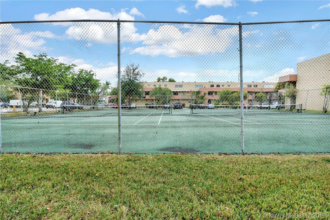 Recently Sold: $160,000 (1 beds, 1 baths, 948 Square Feet)