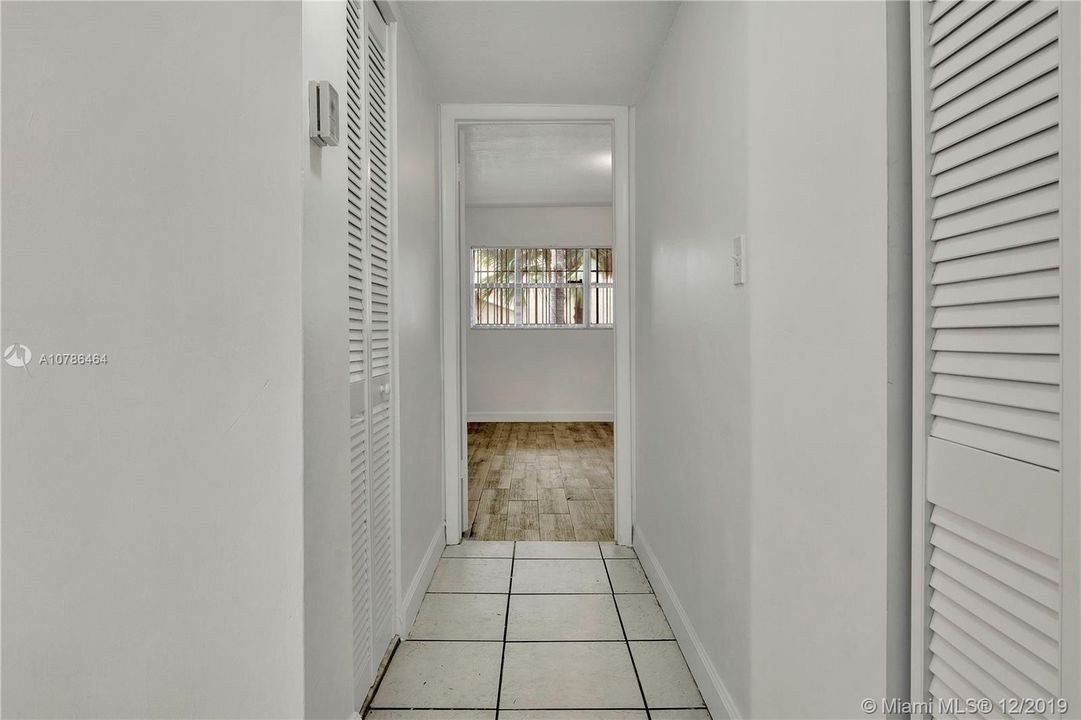 Recently Sold: $160,000 (1 beds, 1 baths, 948 Square Feet)