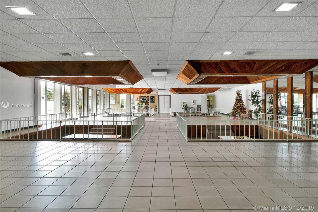 Recently Sold: $160,000 (1 beds, 1 baths, 948 Square Feet)