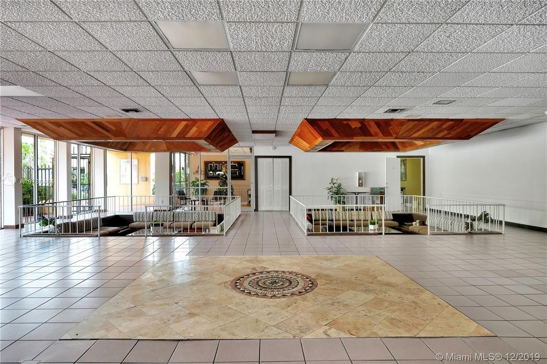 Recently Sold: $160,000 (1 beds, 1 baths, 948 Square Feet)