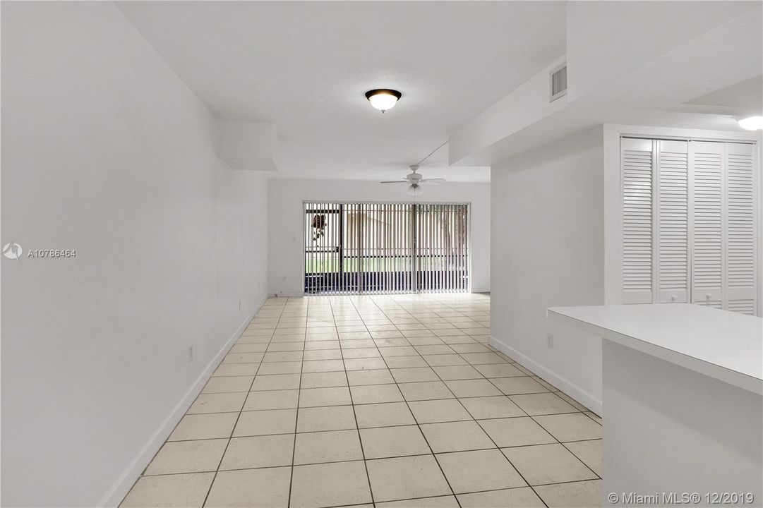 Recently Sold: $160,000 (1 beds, 1 baths, 948 Square Feet)
