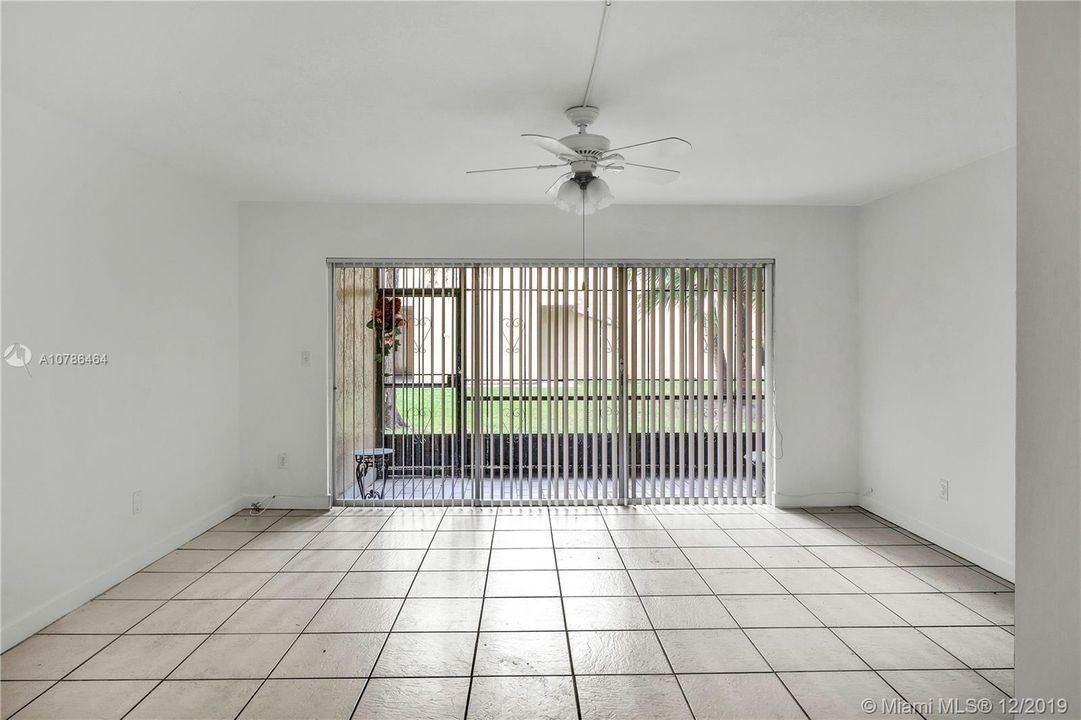 Recently Sold: $160,000 (1 beds, 1 baths, 948 Square Feet)