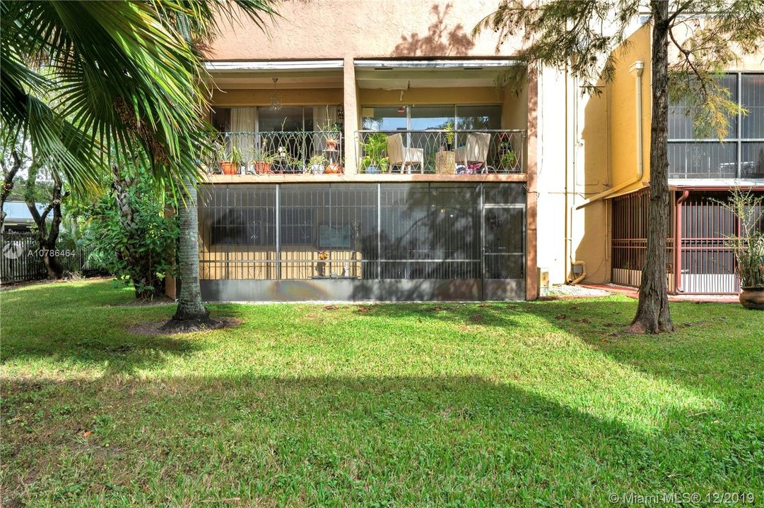 Recently Sold: $160,000 (1 beds, 1 baths, 948 Square Feet)