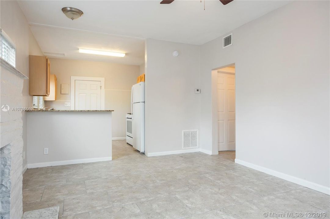 Vendido Recientemente: $219,900 (4 camas, 2 baños, 974 Pies cuadrados)