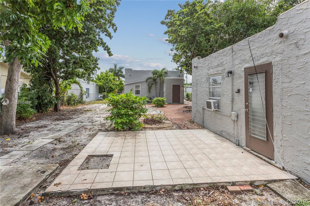 Vendido Recientemente: $219,900 (4 camas, 2 baños, 974 Pies cuadrados)