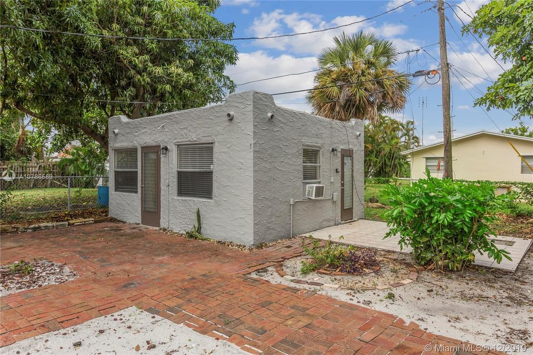 Vendido Recientemente: $219,900 (4 camas, 2 baños, 974 Pies cuadrados)