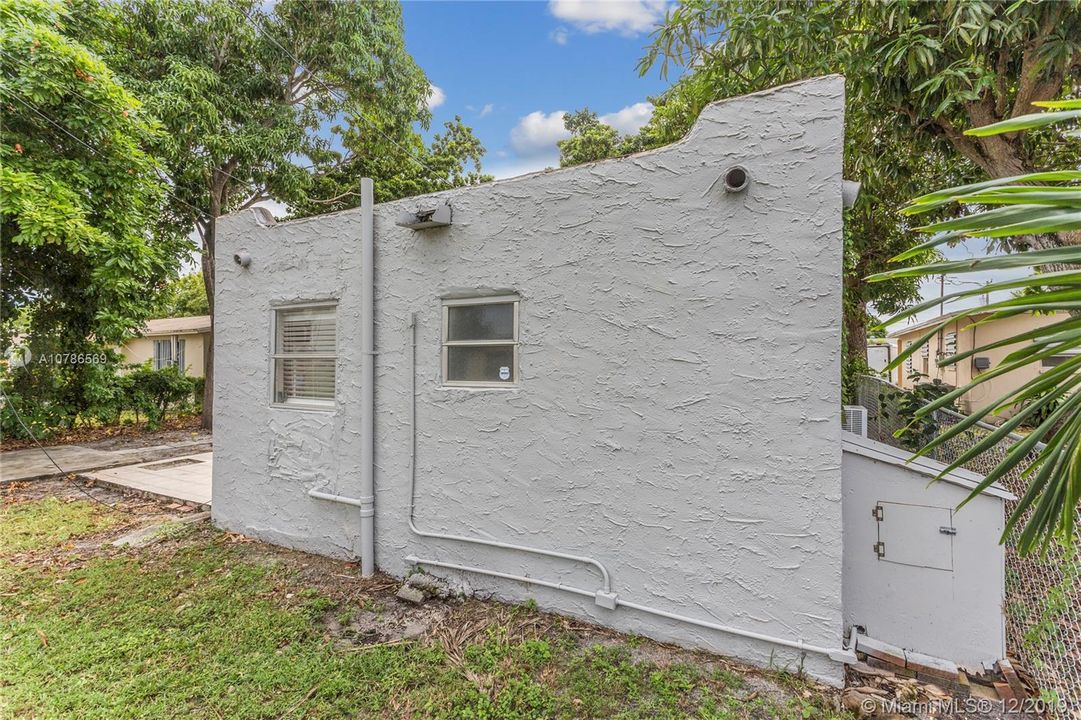 Vendido Recientemente: $219,900 (4 camas, 2 baños, 974 Pies cuadrados)