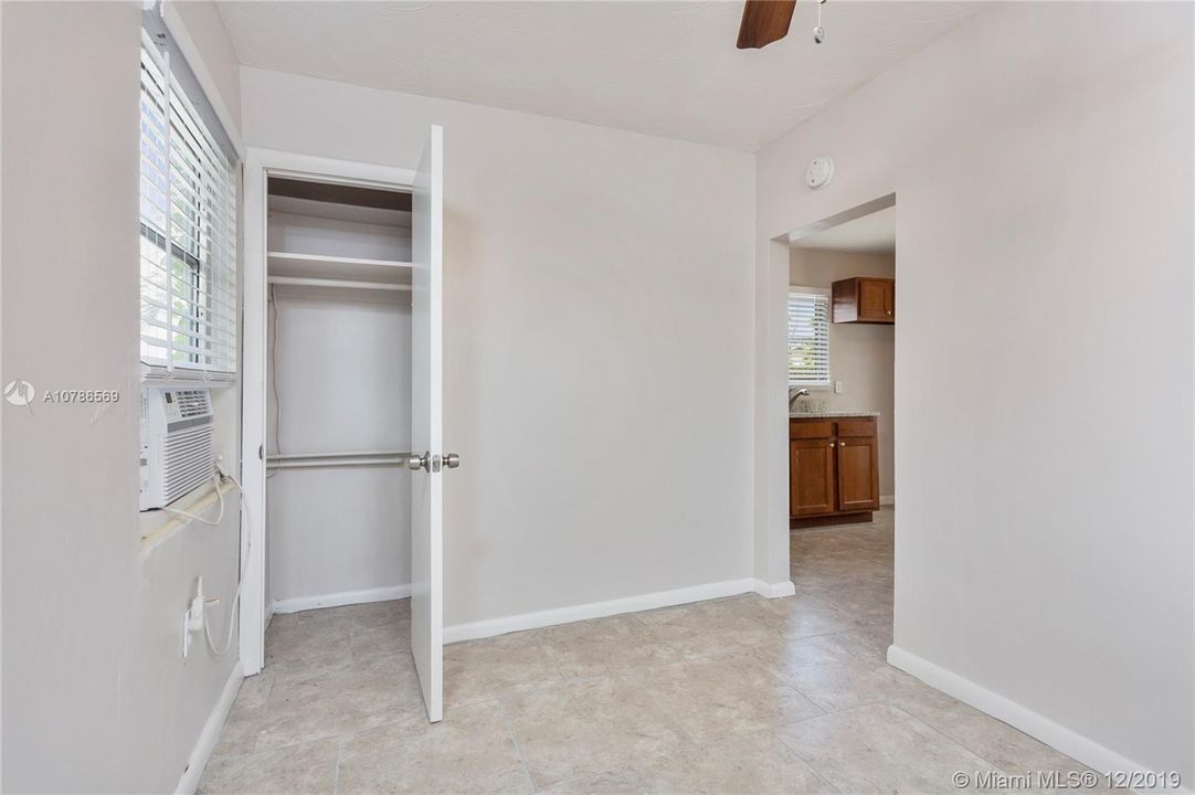 Vendido Recientemente: $219,900 (4 camas, 2 baños, 974 Pies cuadrados)