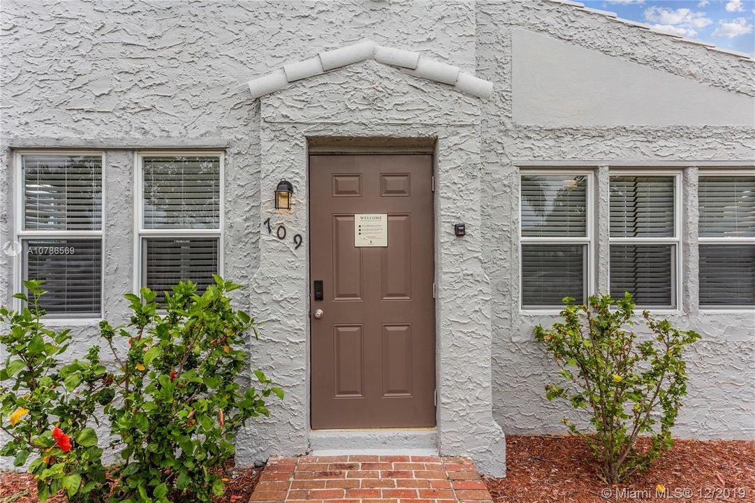 Vendido Recientemente: $219,900 (4 camas, 2 baños, 974 Pies cuadrados)
