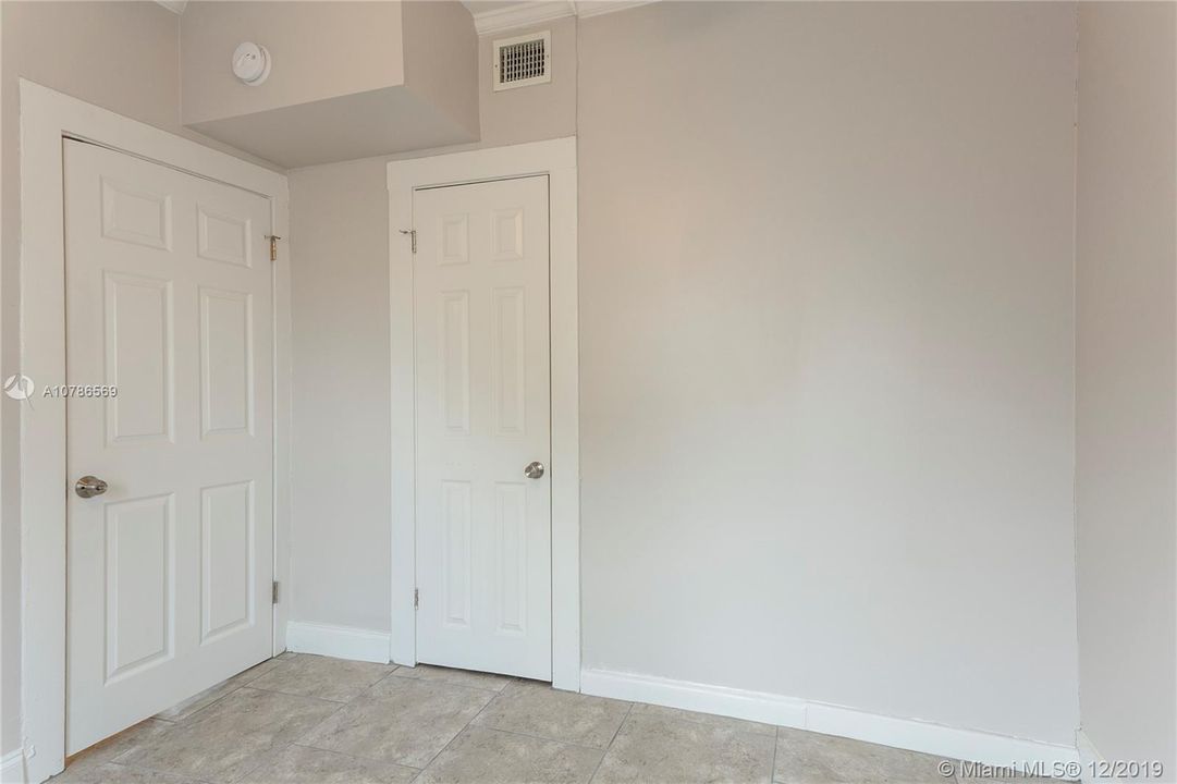 Vendido Recientemente: $219,900 (4 camas, 2 baños, 974 Pies cuadrados)