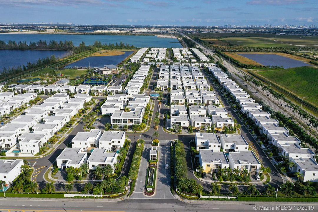 Vendido Recientemente: $850,000 (5 camas, 5 baños, 3690 Pies cuadrados)