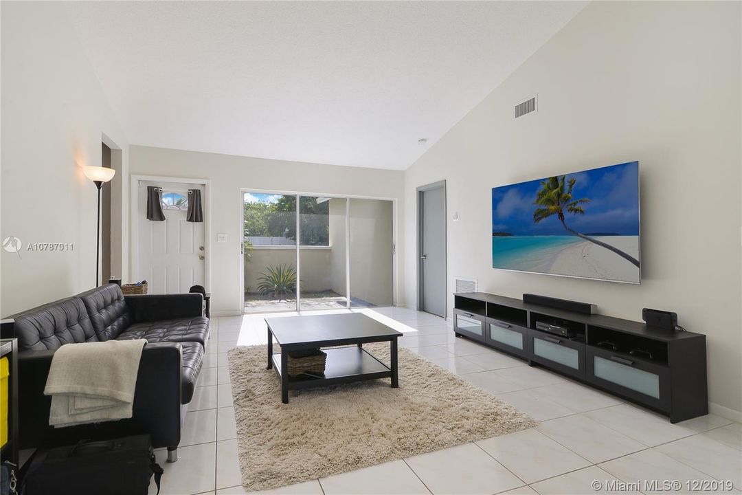 Vendido Recientemente: $275,000 (3 camas, 2 baños, 1425 Pies cuadrados)