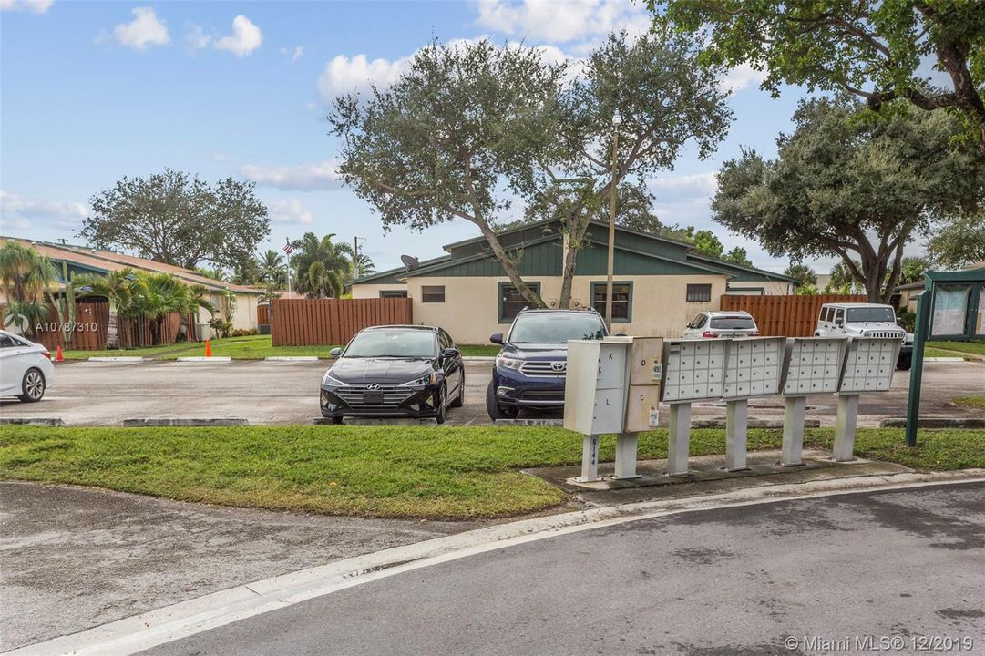 Recently Sold: $159,900 (2 beds, 2 baths, 1098 Square Feet)