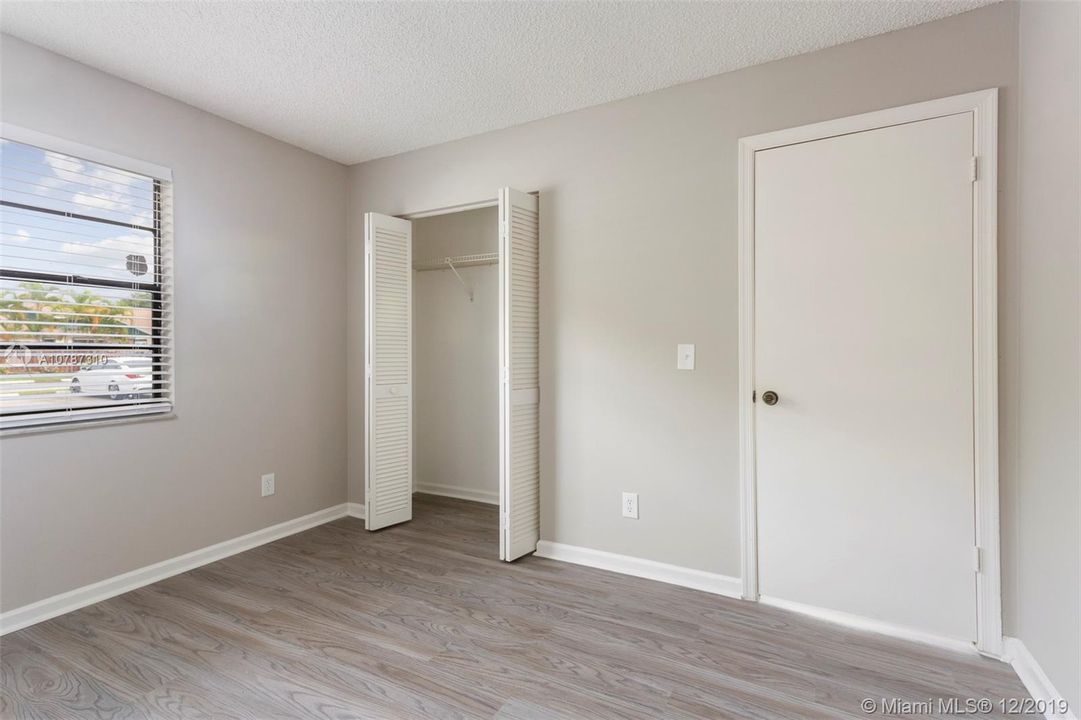 Recently Sold: $159,900 (2 beds, 2 baths, 1098 Square Feet)