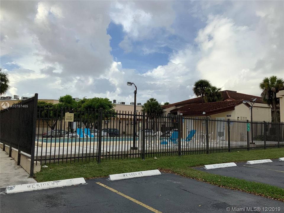 Recently Sold: $183,000 (2 beds, 2 baths, 800 Square Feet)