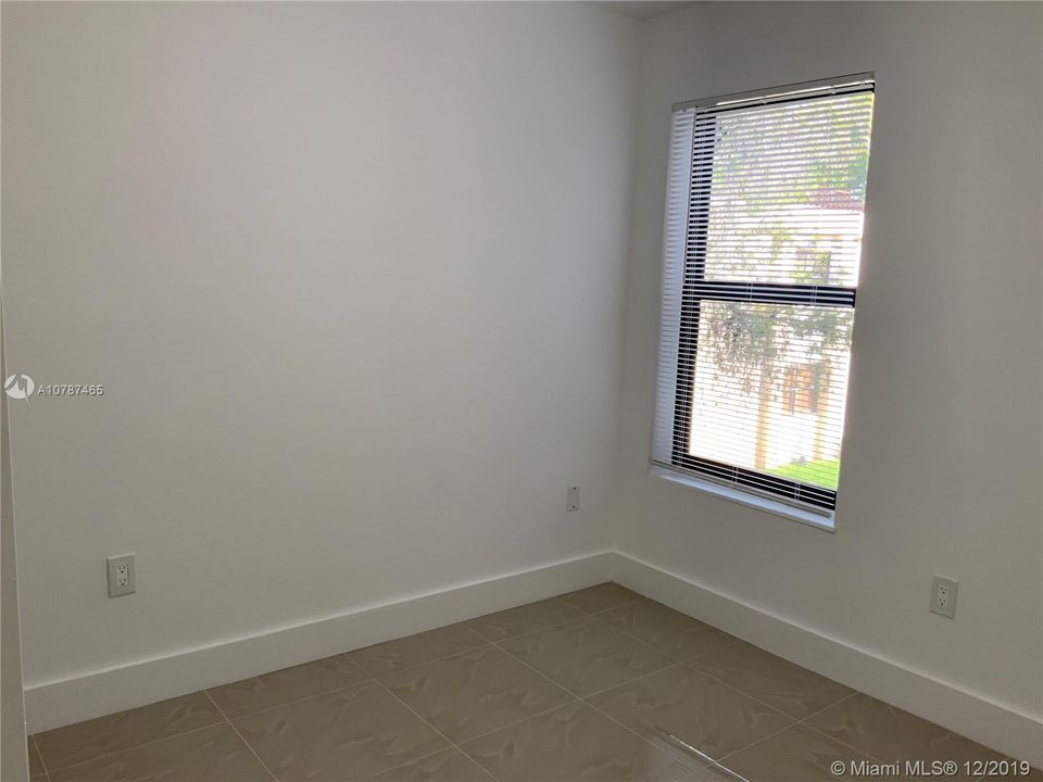 Recently Sold: $183,000 (2 beds, 2 baths, 800 Square Feet)