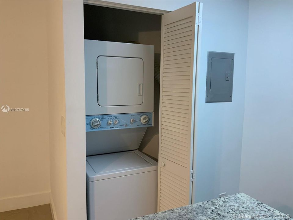 Recently Sold: $183,000 (2 beds, 2 baths, 800 Square Feet)