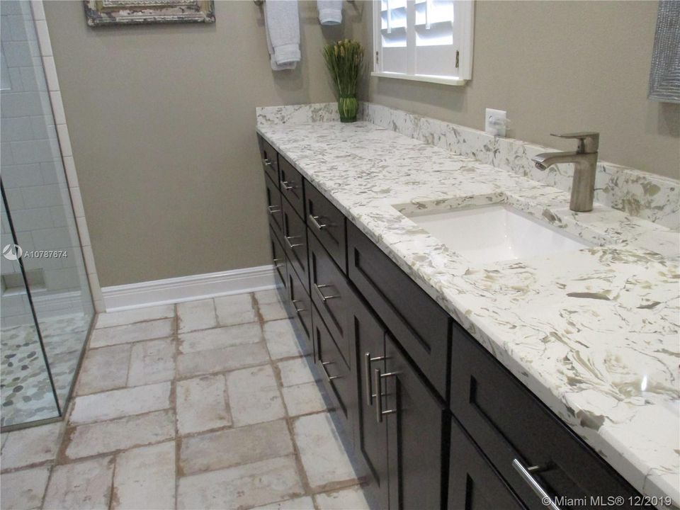 Recently Sold: $274,900 (2 beds, 2 baths, 1603 Square Feet)