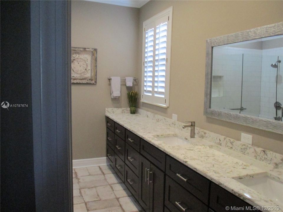 Recently Sold: $274,900 (2 beds, 2 baths, 1603 Square Feet)