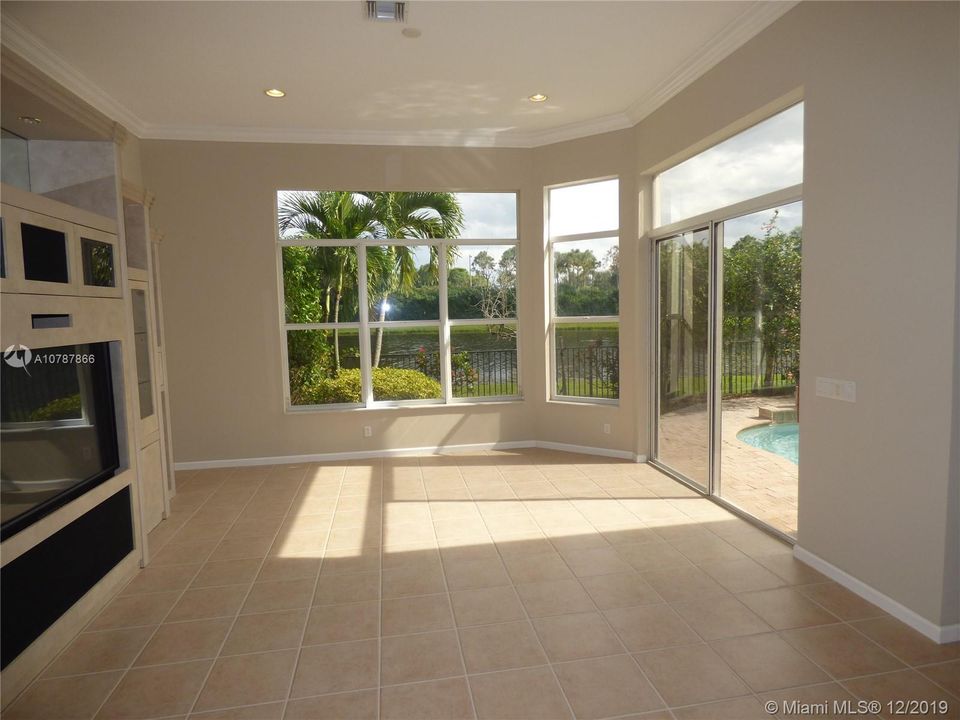 Recently Sold: $634,900 (3 beds, 3 baths, 2934 Square Feet)
