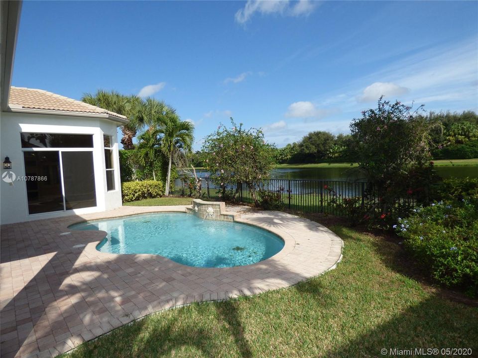 Recently Sold: $634,900 (3 beds, 3 baths, 2934 Square Feet)