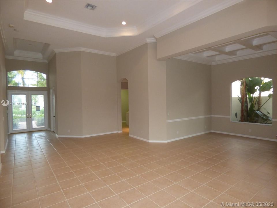 Recently Sold: $634,900 (3 beds, 3 baths, 2934 Square Feet)