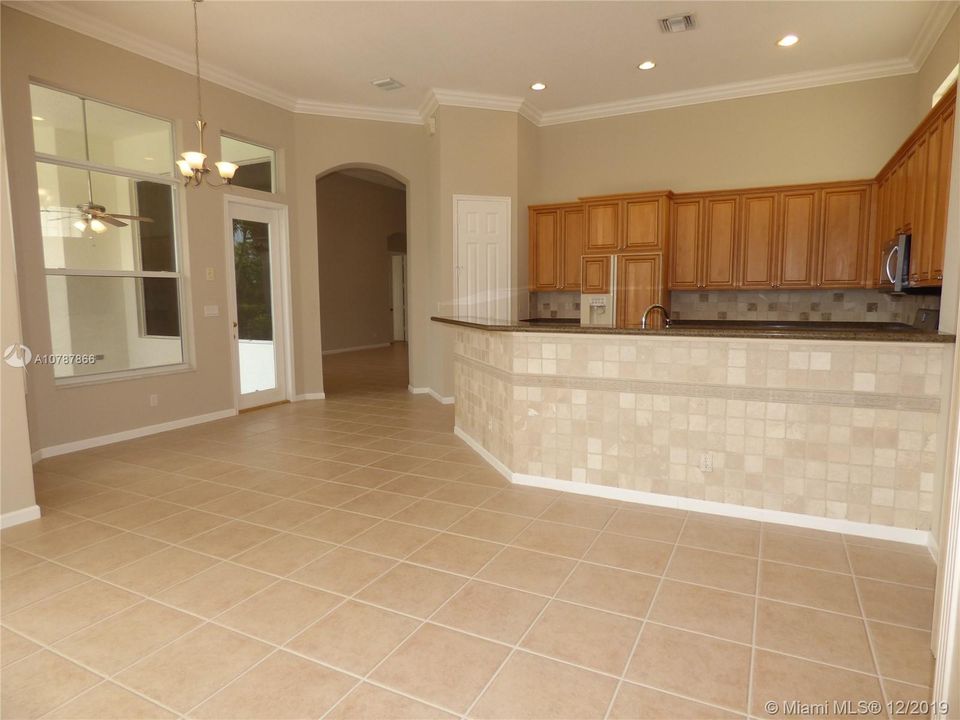 Recently Sold: $634,900 (3 beds, 3 baths, 2934 Square Feet)