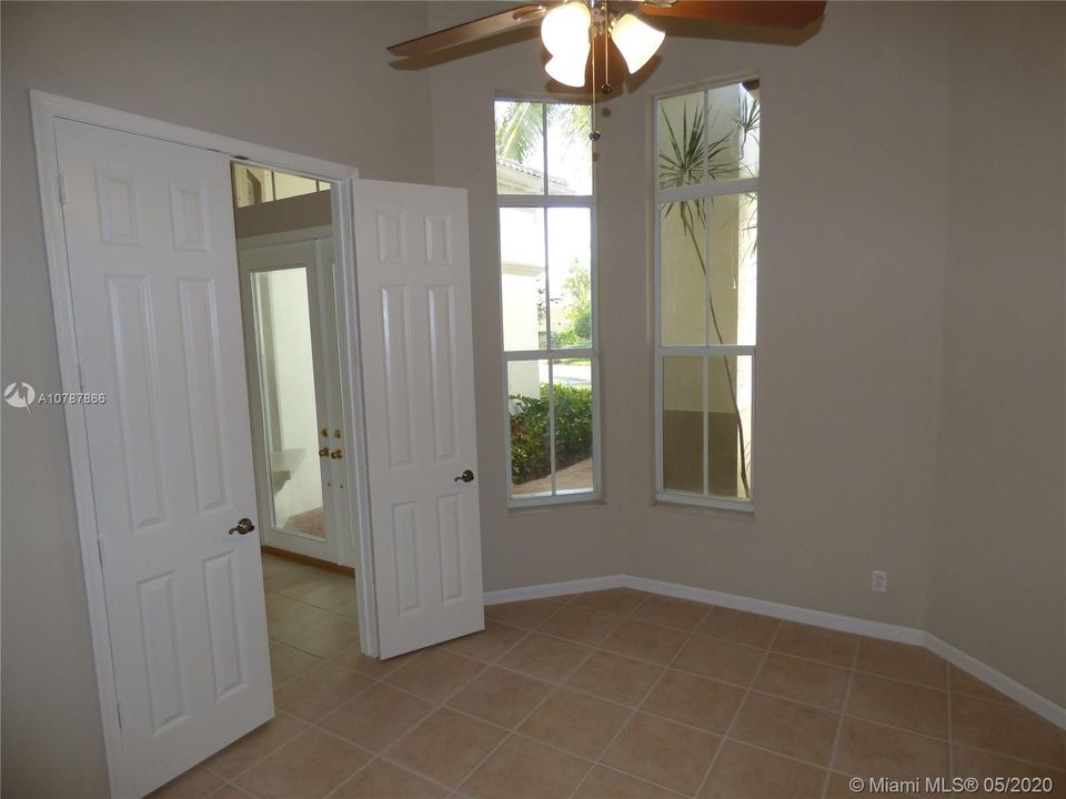 Recently Sold: $634,900 (3 beds, 3 baths, 2934 Square Feet)