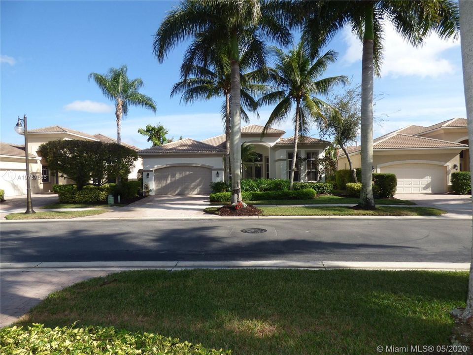 Recently Sold: $634,900 (3 beds, 3 baths, 2934 Square Feet)
