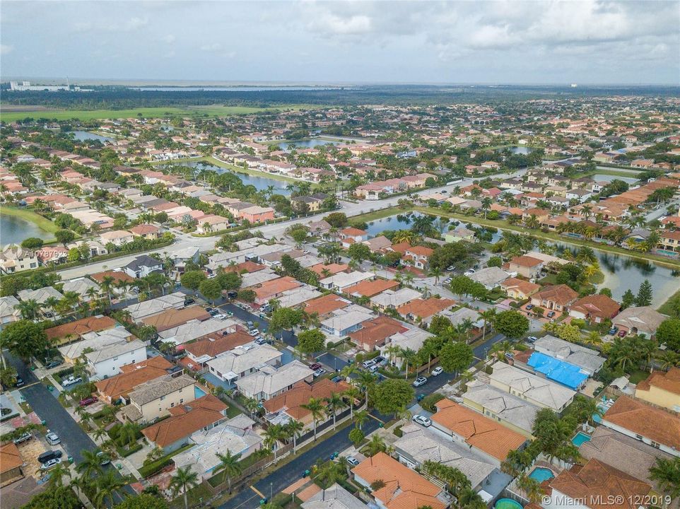 Недавно продано: $359,000 (4 спален, 2 ванн, 1825 Квадратных фут)