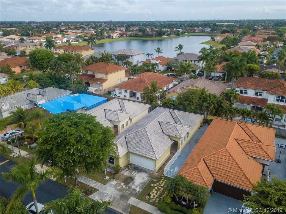 Недавно продано: $359,000 (4 спален, 2 ванн, 1825 Квадратных фут)