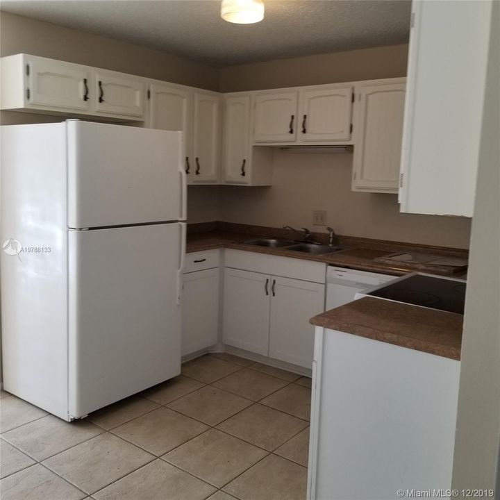 Recently Rented: $1,295 (2 beds, 1 baths, 1131 Square Feet)