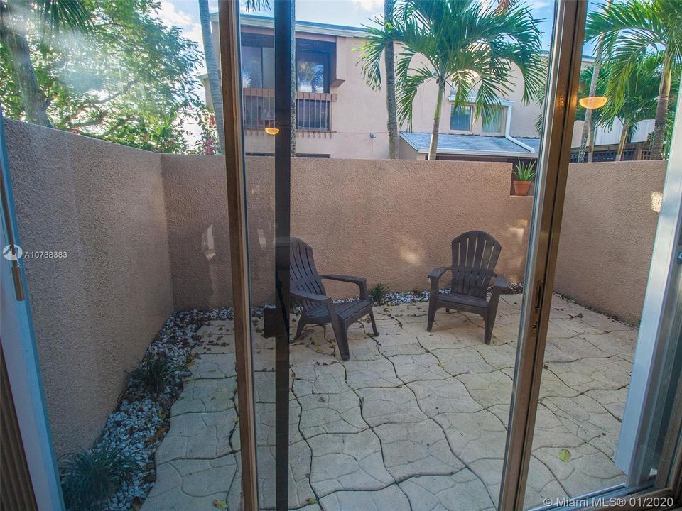 Recientemente alquilado: $1,750 (2 camas, 1 baños, 1025 Pies cuadrados)